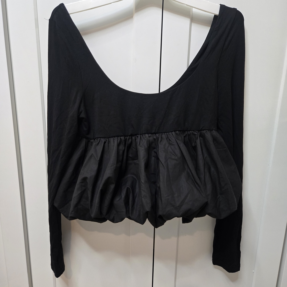 Fashion Nova Long Sleeve Black Crop Top #festival #goth #balletcore #emo #grunge